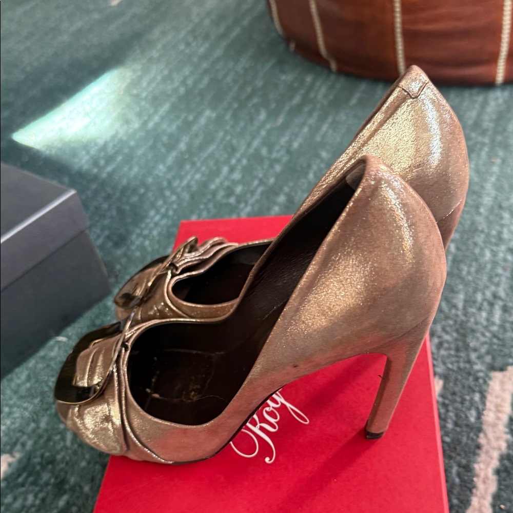 Roger Vivier Gold and Brown Buckle Peep-Toe Pumps - Picture 5 of 11